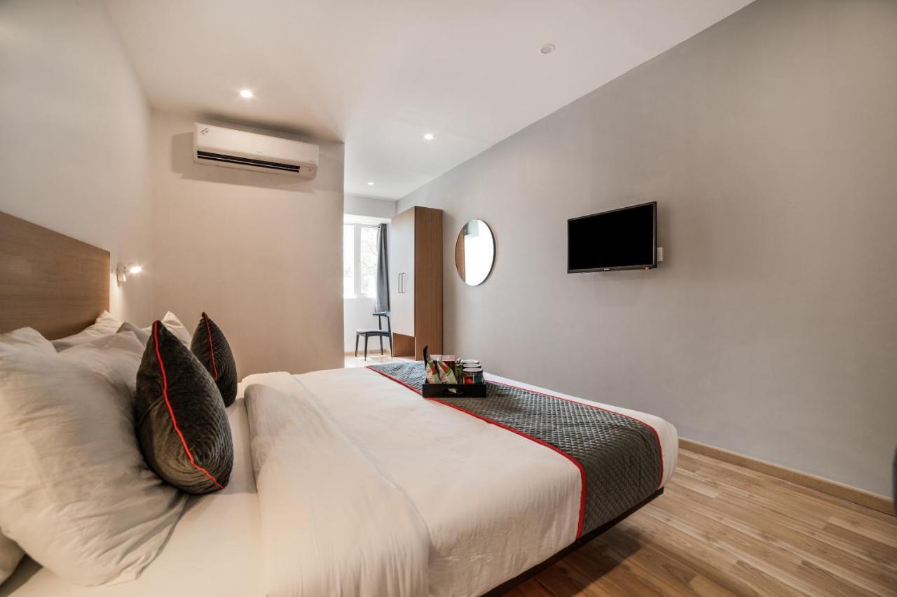 Oyo Townhouse 086 Pankha Road Hotel Új-Delhi Kültér fotó