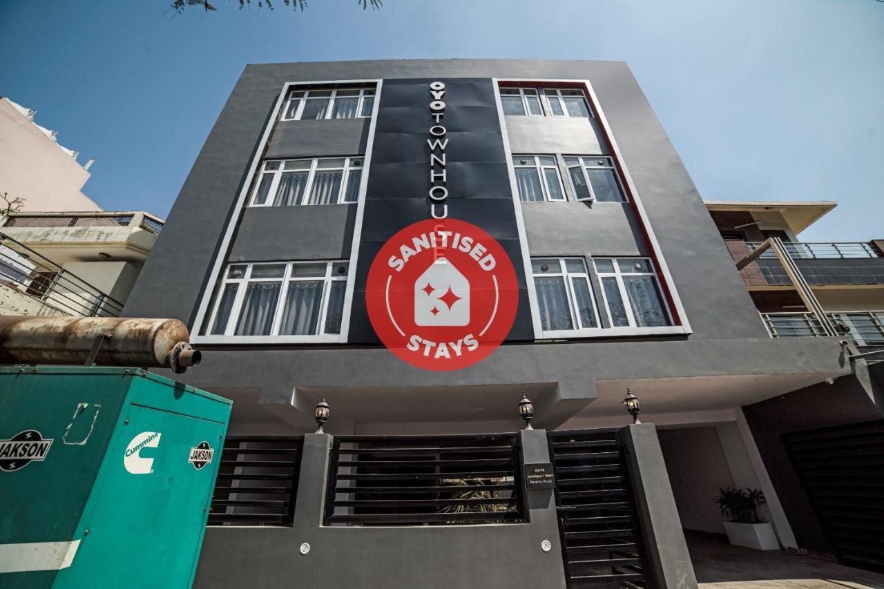 Oyo Townhouse 086 Pankha Road Hotel Új-Delhi Kültér fotó