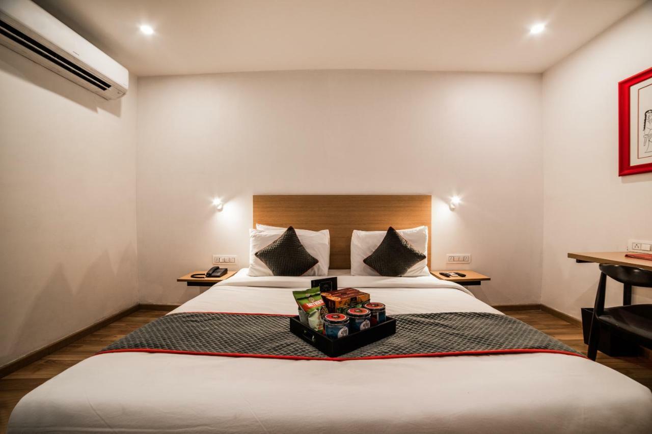 Oyo Townhouse 086 Pankha Road Hotel Új-Delhi Kültér fotó